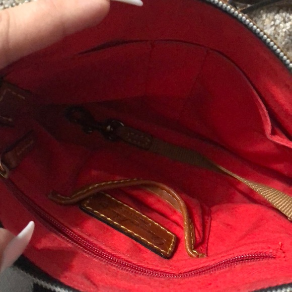 💥SOLD💥 Dooney and Burke Crossbody - Picture 4 of 5